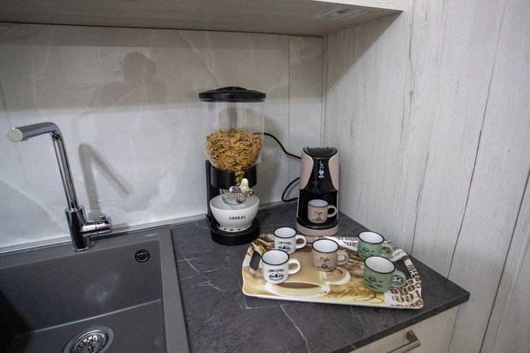 Others 4, Bed and Breakfast 3 Medaglie, Cosenza