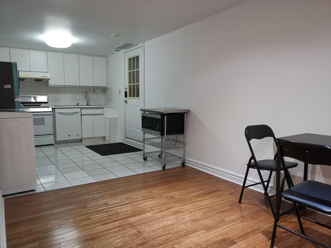 4, Cozy Private Rooms in Basement, York