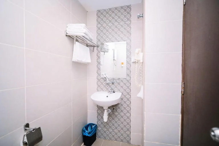 Bathroom 4, Swing & Pillows - Dataran Merdeka KL, Kuala Lumpur