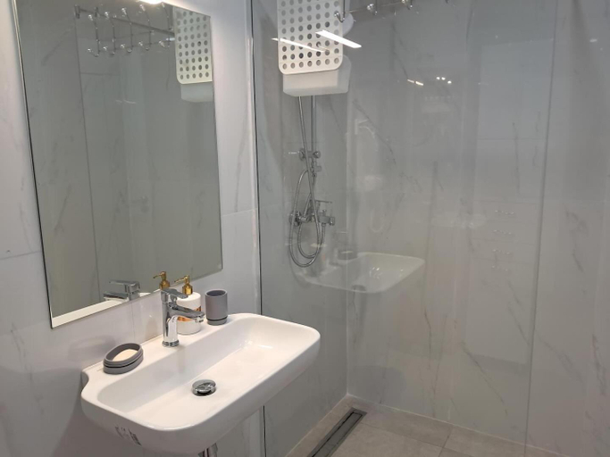 Shower, VLSB Becici