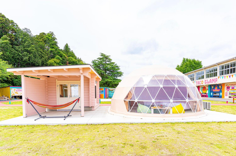 Exterior & Views 1, TACO GLAMP, Tako