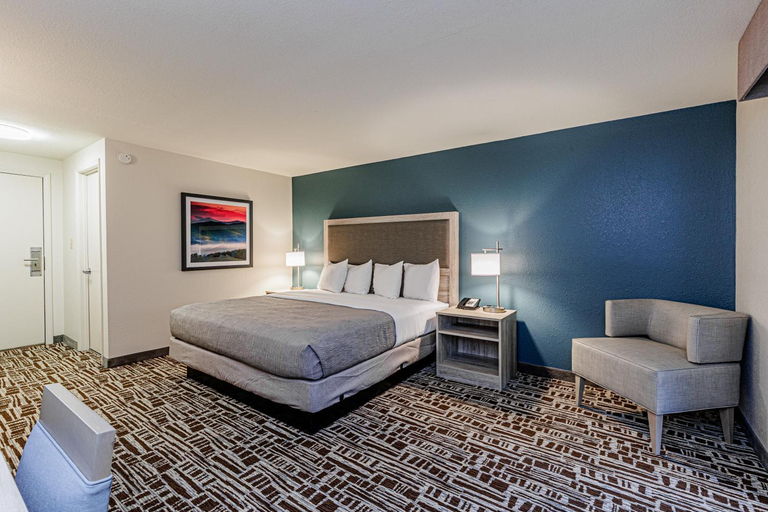 Bedroom 2, Rivers Edge Motel, Swain