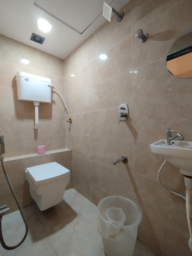 Bathroom 2, Hotel Aspen - Nr BKC, Mumbai Suburban