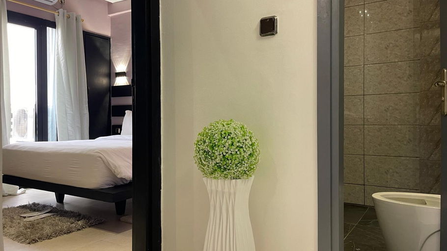 4, VENDOME Hotel, Wouri