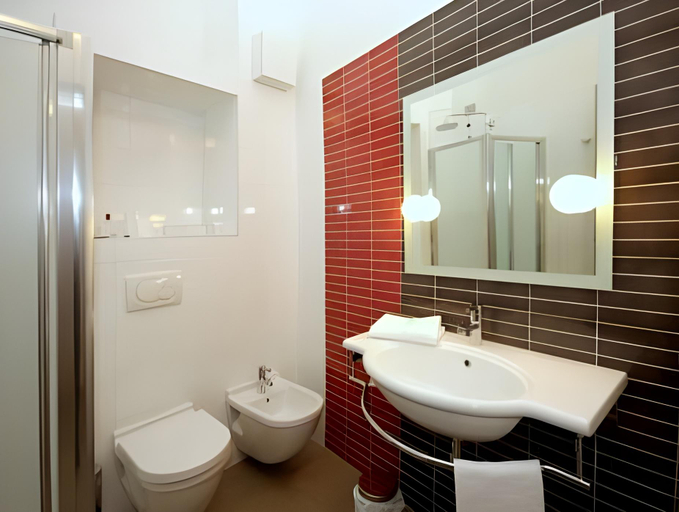Bathroom 25