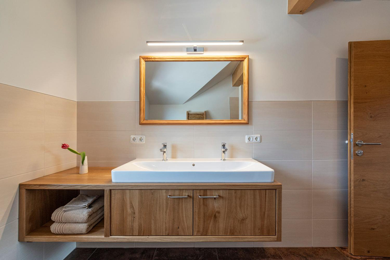 Bathroom 3, Beim Schwarzmarl - Your Austrian Home, Liezen