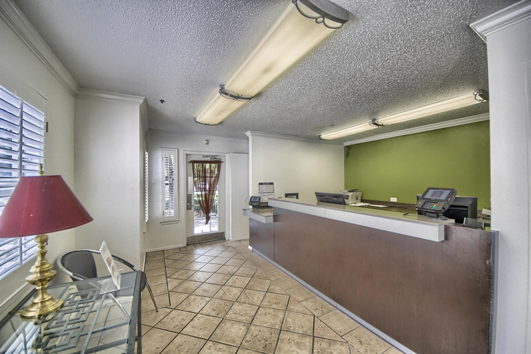 Public Area 2, Studio 6 Extended Stay - San Antonio, TX - Medical Center, Bexar