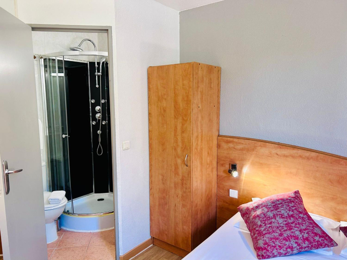 Bedroom 3, The Originals City, Hôtel Costières, Nîmes, Gard