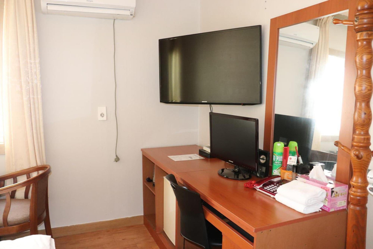 Bedroom 4, Jeju Orasung, Jeju