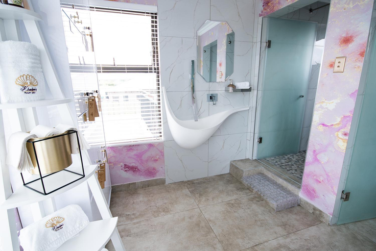 Bathroom 4, Lefa Boutique Hotel, Bojanala