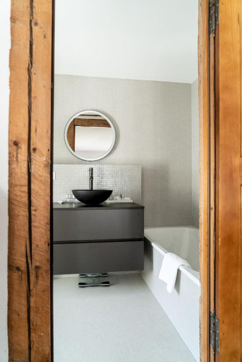 Bathroom 4, Le Sauvage, La Sarine
