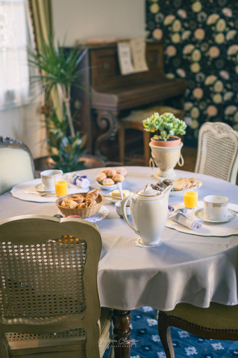 Food & Drinks 4, Le Prieure Sainte Croix, Vienne