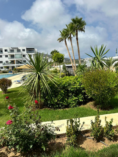 Others 5, Appartement avec grand jardin et acces direct a la piscine, Tétouan