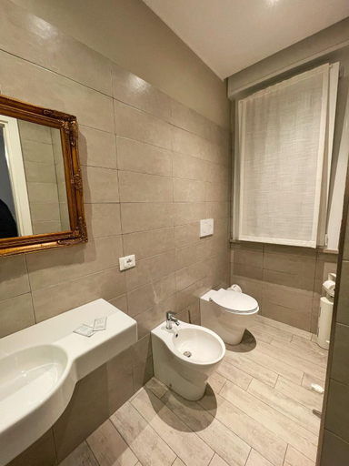 Bathroom 2, Alla Scaletta - Stanze con Bagno Privato e WiFi a Pochi Passi dal Duomo, Modena