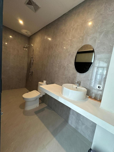 Bathroom 5
