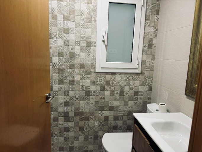 Bathroom 2, Sweet BCN Sagrada Familia, Barcelona