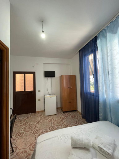 Others 2, Villa Beni Osmenaj, Vlorës