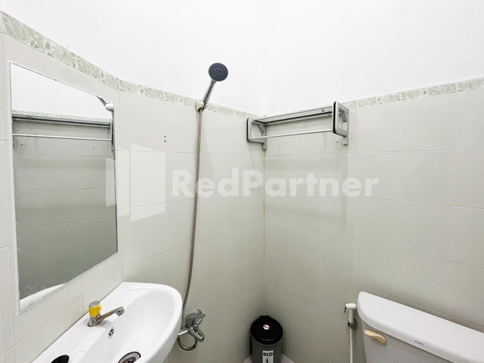 Bathroom 11