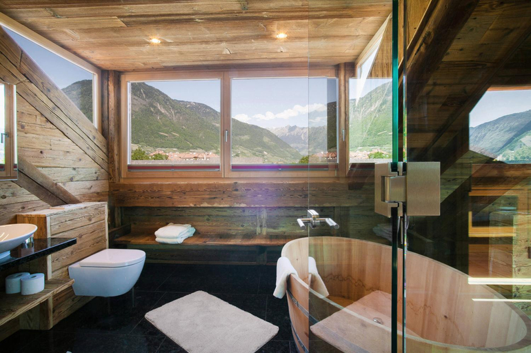 Bathroom 1, Neuprantl Apartments, Bolzano