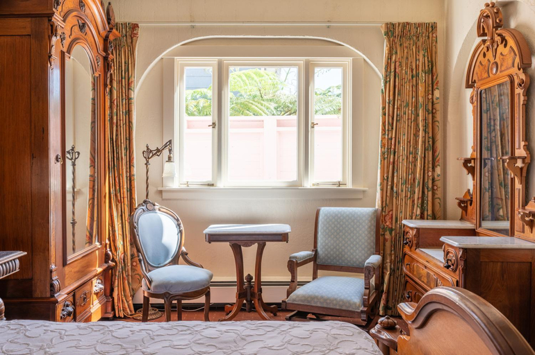 Others 5, Martine Inn, Monterey