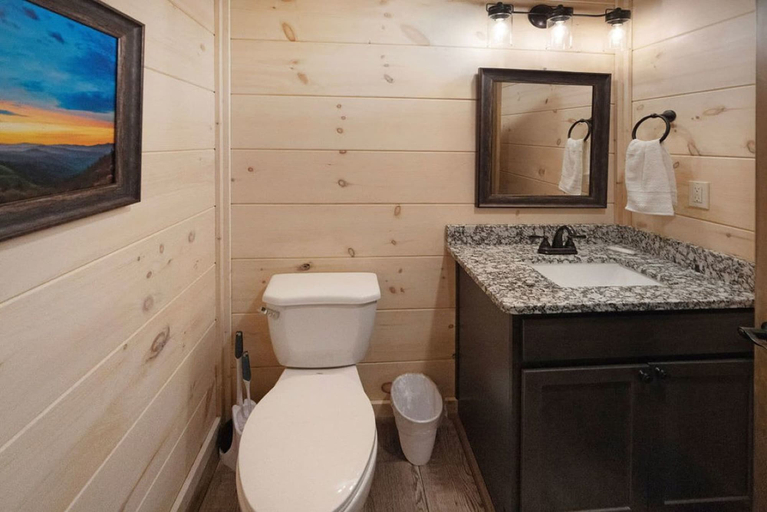 Room 5, Newly Built 2 3 Cabin w Stunning Mountain Views, Sevier