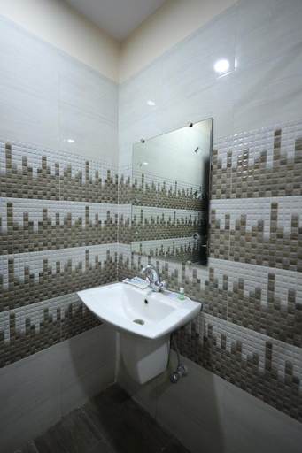 Bathroom, Bhagya Raj palace Keshavpuram A Luxary Hotel, Kanpur Nagar