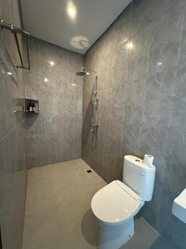 Bathroom 6