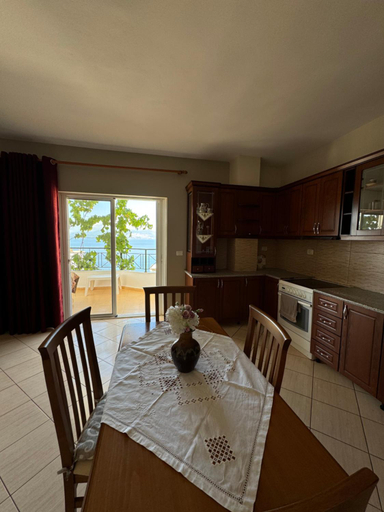 Others 3, Guesthouse Kleanth, Sarandës