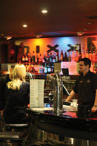 Food & Drinks 5, The Avenue Hotel, Wanganui