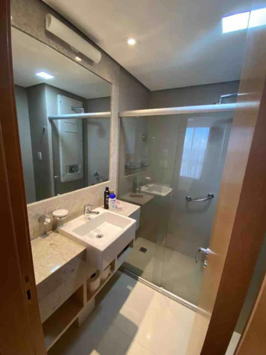 Bathroom, Flat Particular no Jade Hotel Brasilia, Brasília