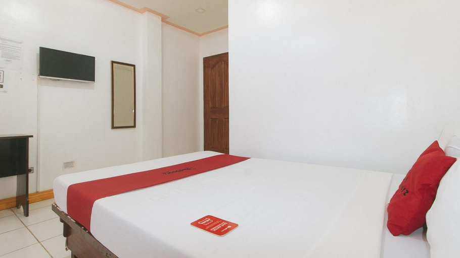 Bedroom 3, RedDoorz @ Coco Grove Tourist Inn, Dauis