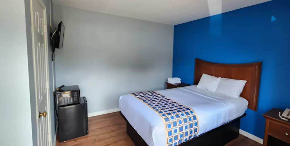 Bedroom, Buckroe Motel, Hampton