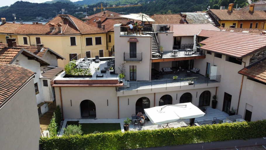 Others 4, Vista B&B, Novara