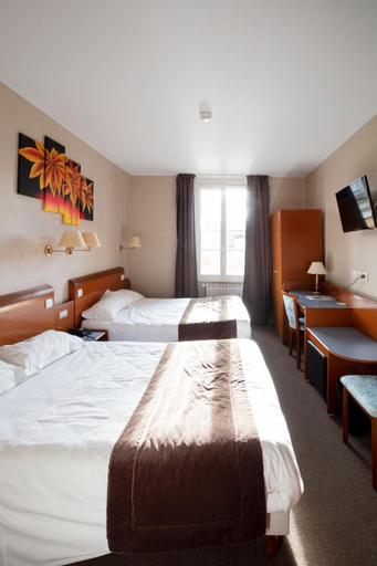 Bedroom 2, Logis Hotel des Bourbons Montlucon Climatise, Allier
