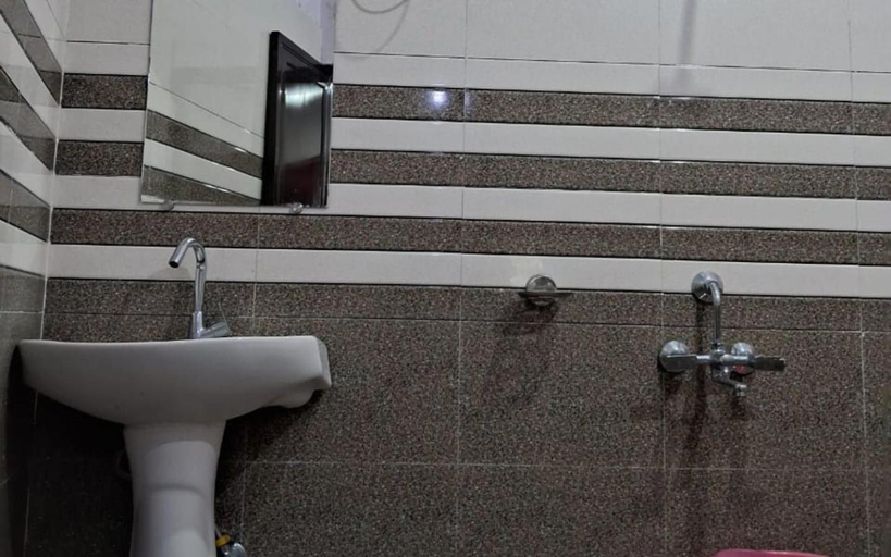 Bathroom 2, Uniyal Residency by StayApart, Uttarkashi