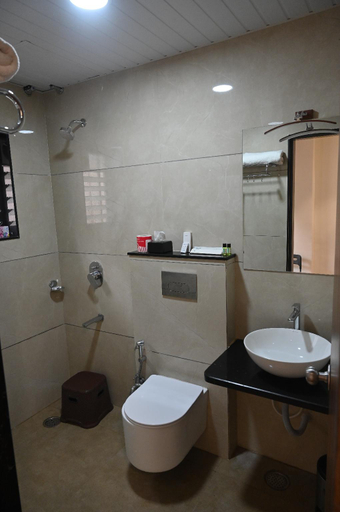 Bathroom 10
