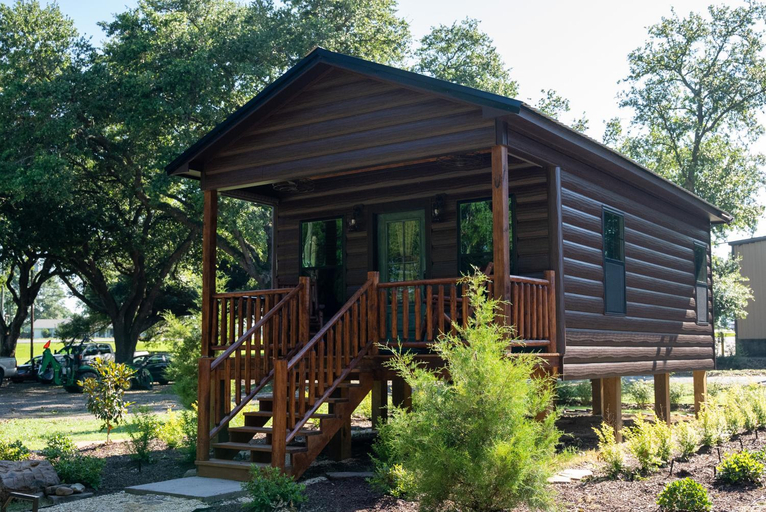 Others 3, Riley's Retreat Cabin, Lafayette