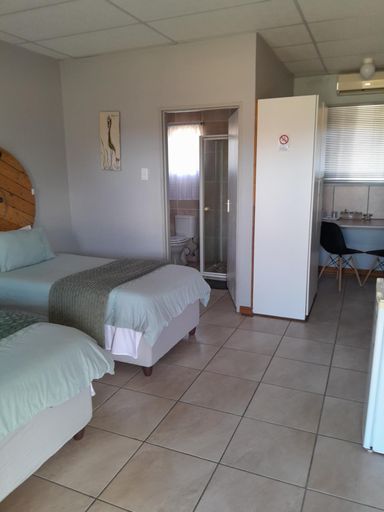 Bedroom 2, Die Skuur Douglas, Pixley ka Seme