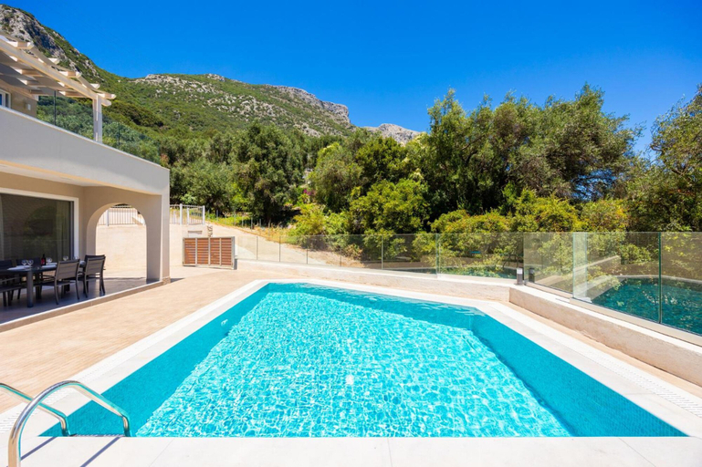 Room 2, Villa Daisy in Mparmpati, Ionian Islands