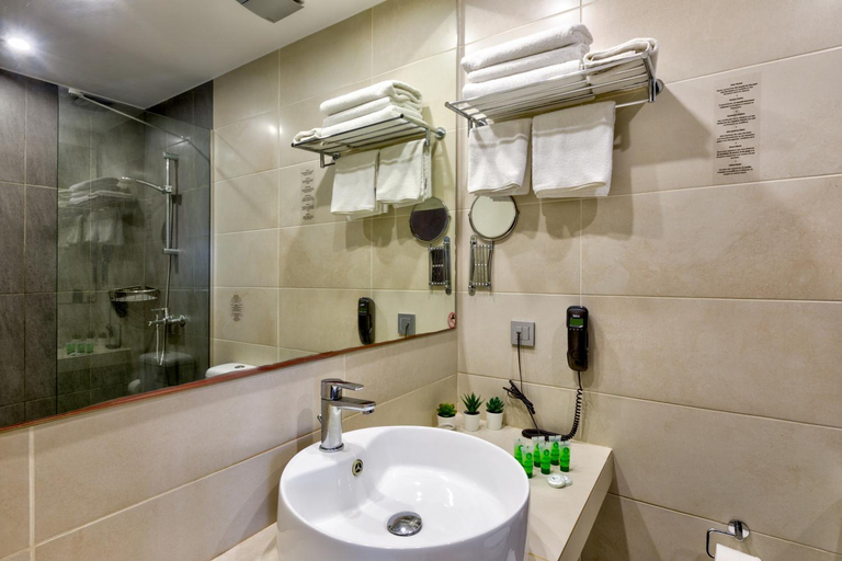 Bathroom 5, White Olive Premium, Ionian Islands