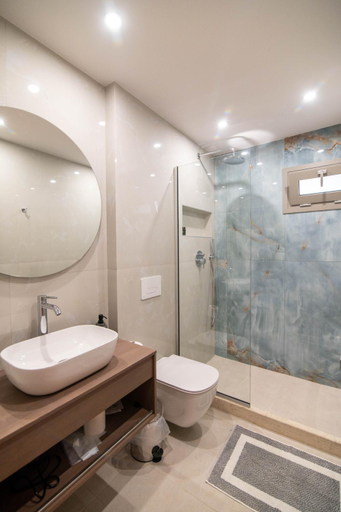 Bathroom 4, Raptis Apartments, Epirus