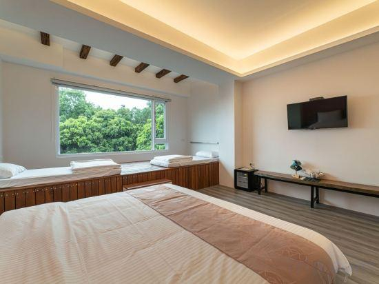 Others 4, Sleep on Beach, Yilan