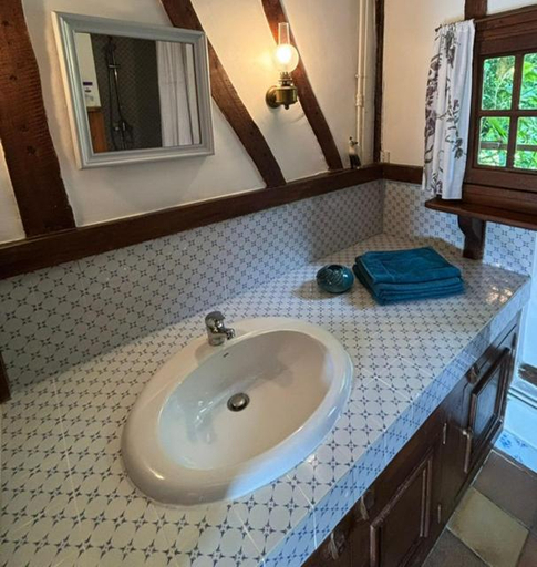 Bathroom 5, Les Cotieres, Pas-de-Calais