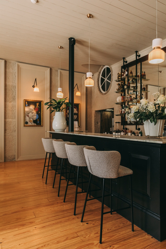 Food & Drinks 5, Torel Royal Court, Braga
