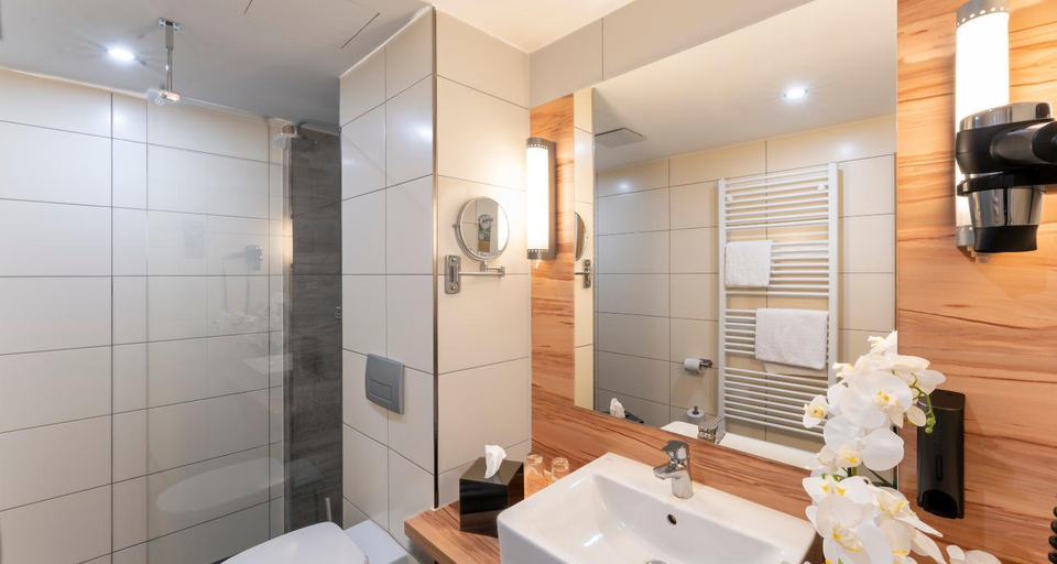 Bathroom 7