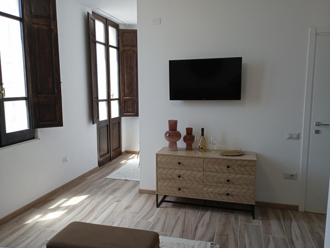 Others 5, NIU Rooms, Oristano