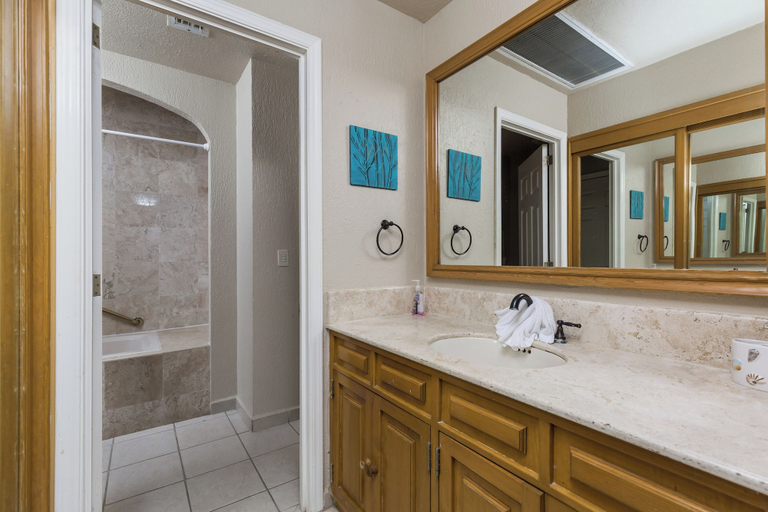 Bathroom 4, Sonoran Sea II, Puerto Peñasco