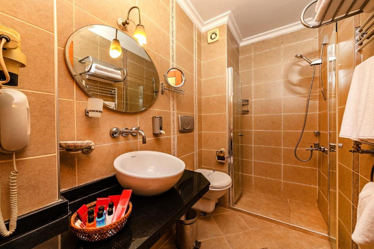 Bathroom 5, Santa Ottoman Hotel, Beyoğlu