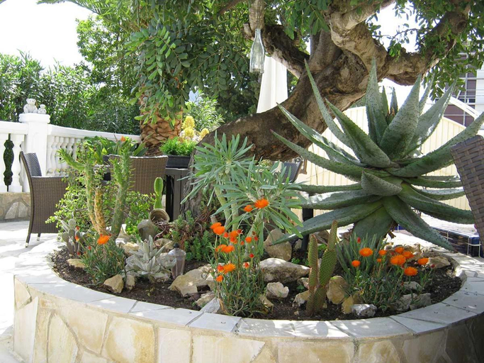 Others 5, Residence Bougainville, Alicante