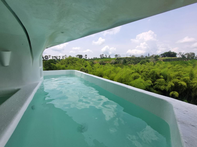 Others 3, Maranatha. Grotto & Boutique+Hydrotherapy, Pereira